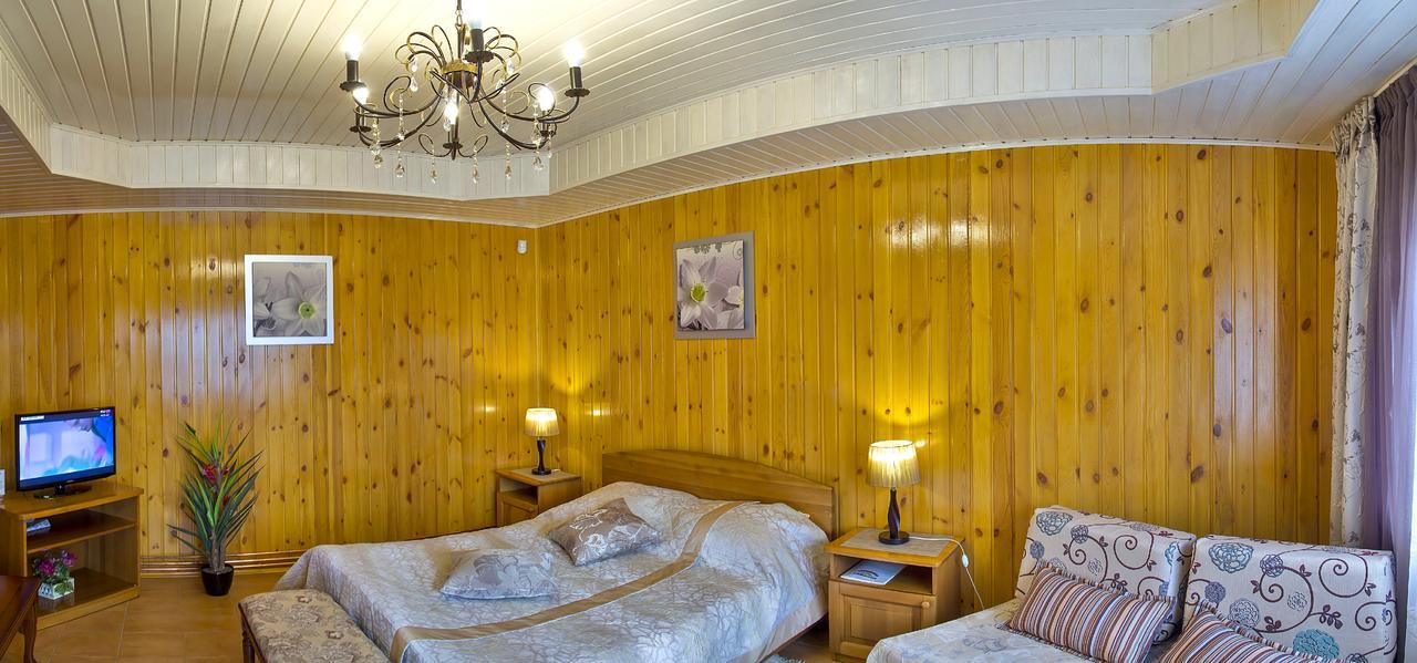 Mini-Hotel U Ozera Listvjanka Buitenkant foto