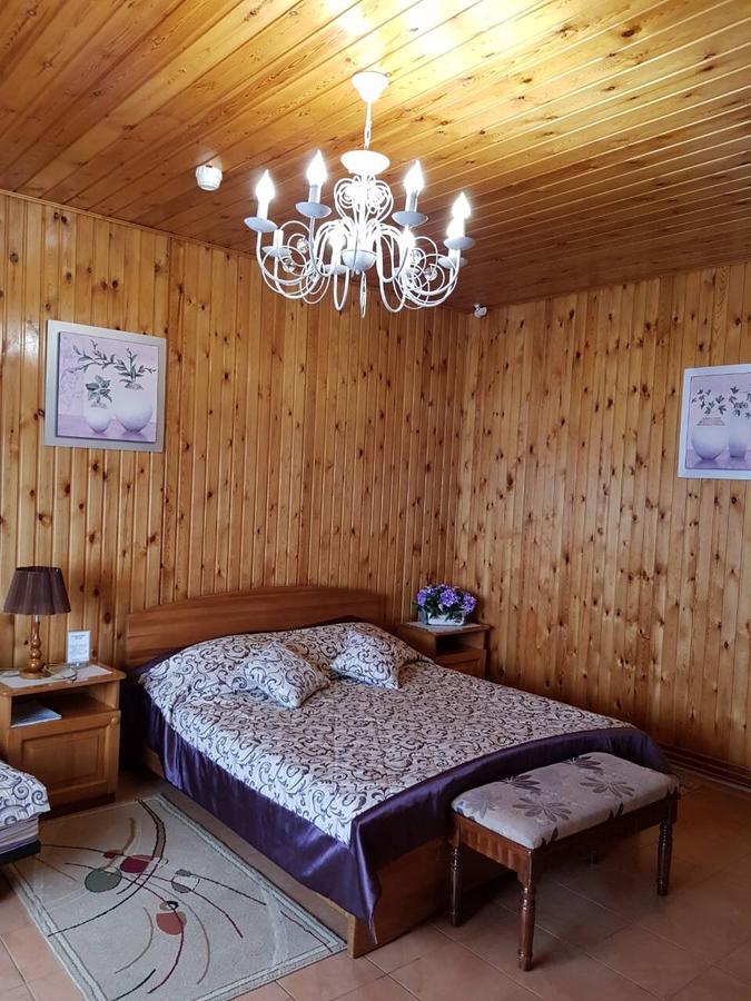 Mini-Hotel U Ozera Listvjanka Buitenkant foto